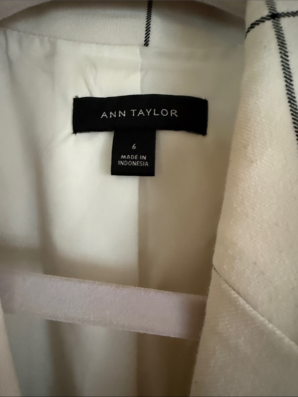Ann Taylor Cream Windowpane Sleeveless Belted Vest - Picture 2 of 4
